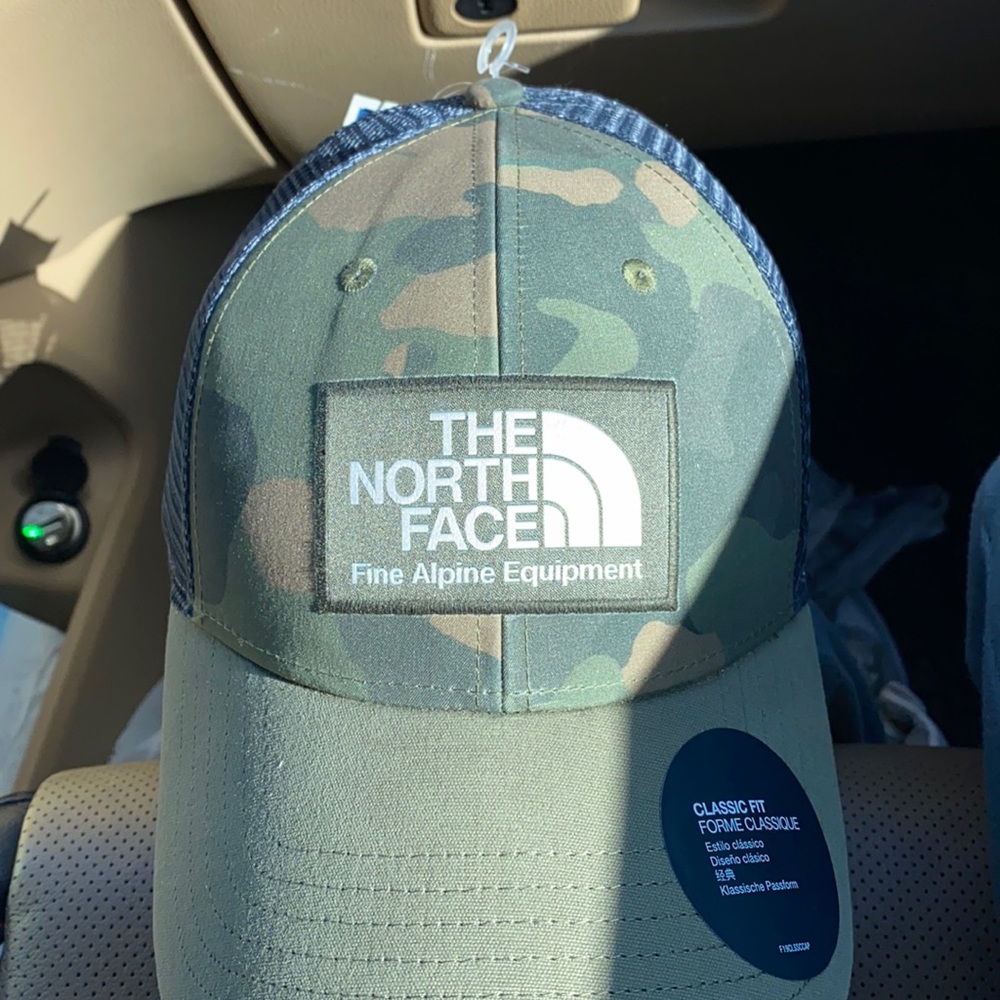 North face hat brand new with tag